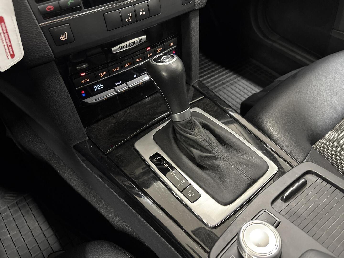 MERCEDES-BENZ E 2009