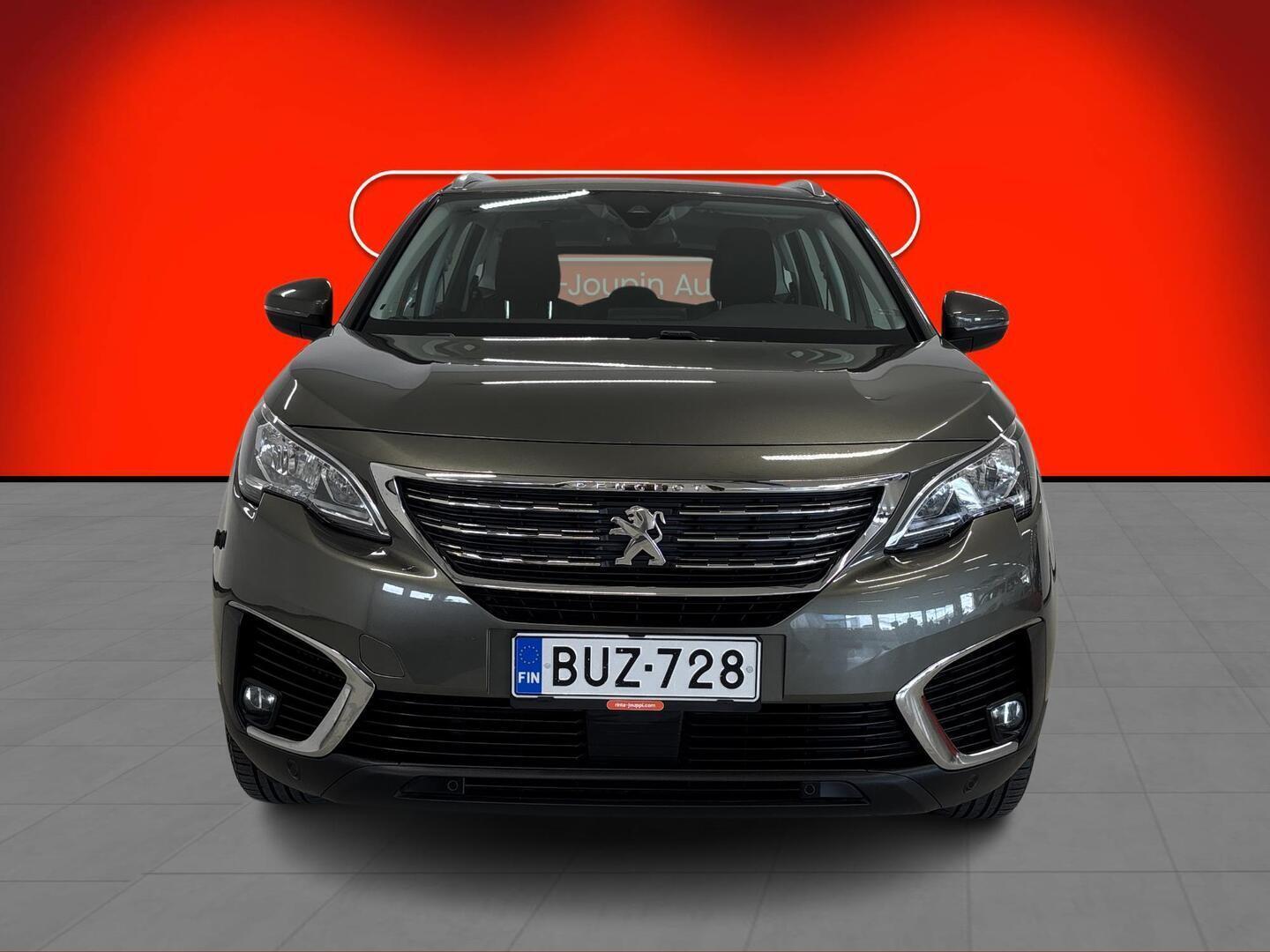 PEUGEOT 5008 2018