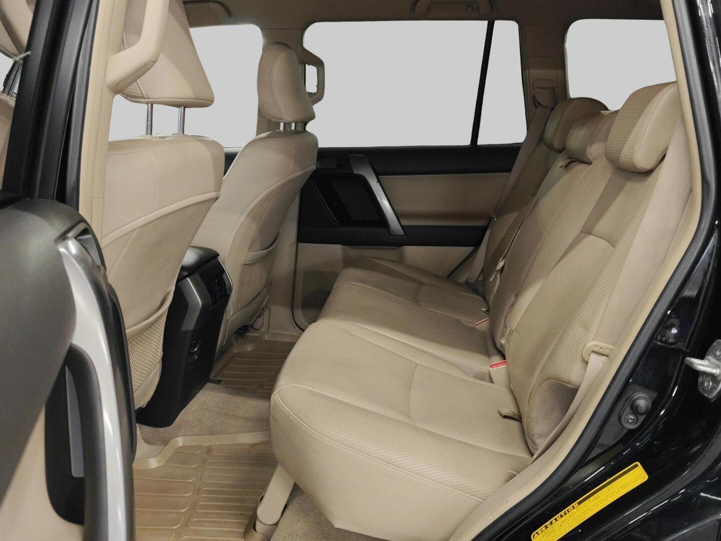 TOYOTA Land Cruiser 2010