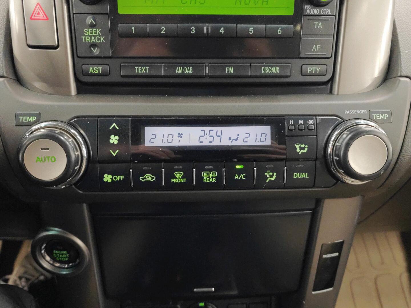 TOYOTA Land Cruiser 2010