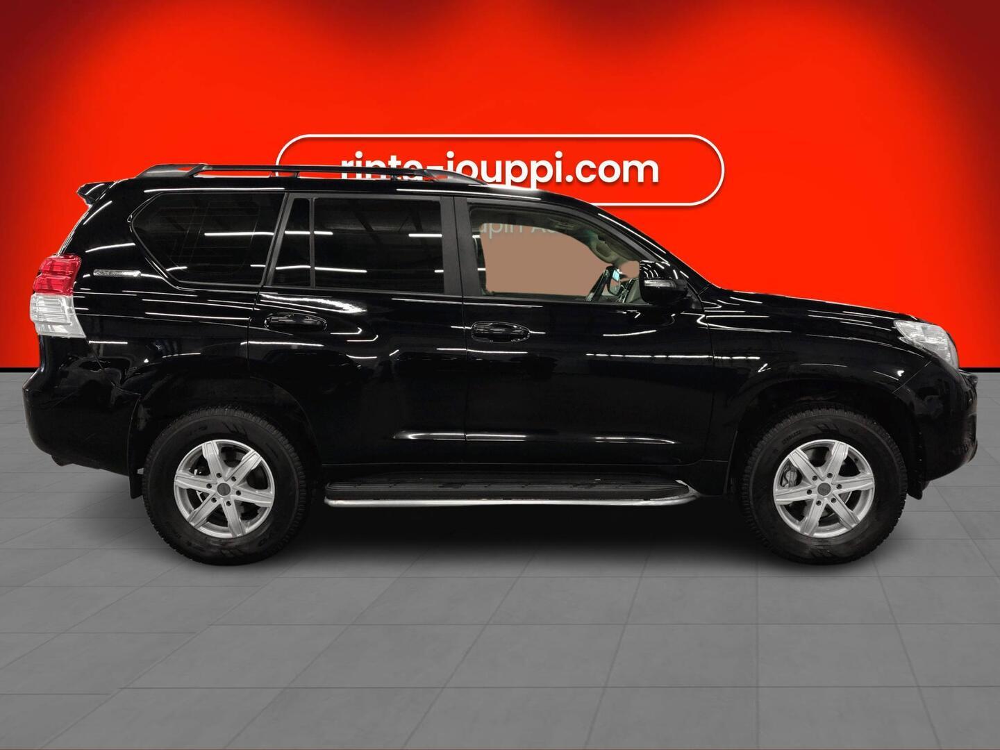 TOYOTA Land Cruiser 2010