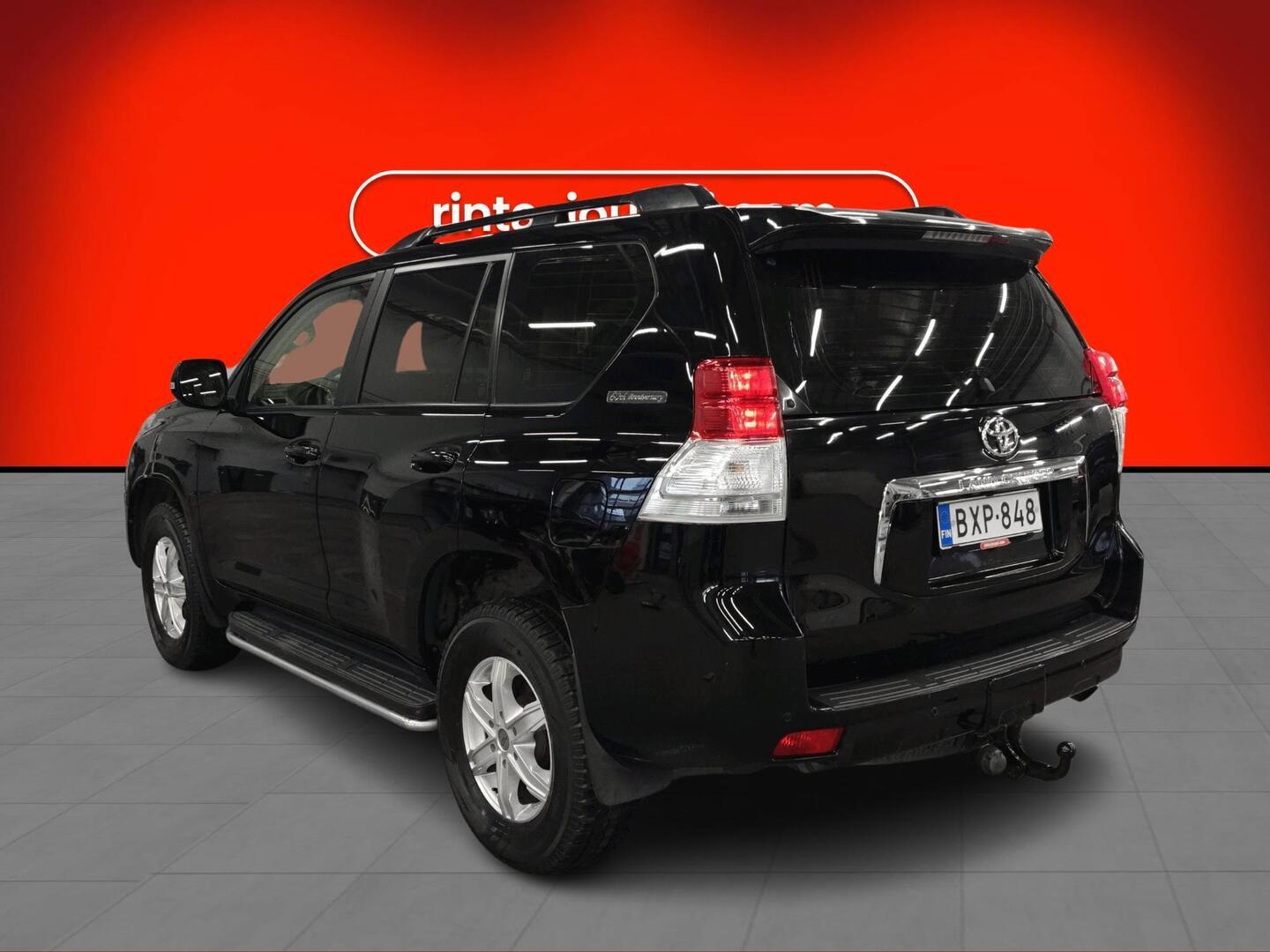 TOYOTA Land Cruiser 2010