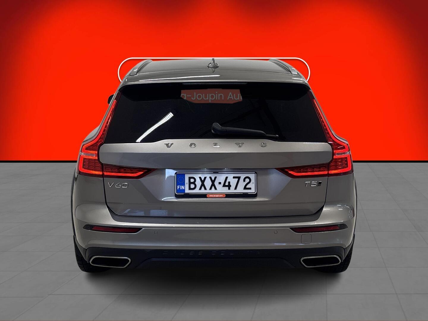 VOLVO V60 Cross Country 2019