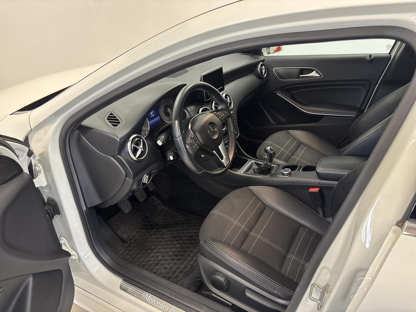 MERCEDES-BENZ A 2014