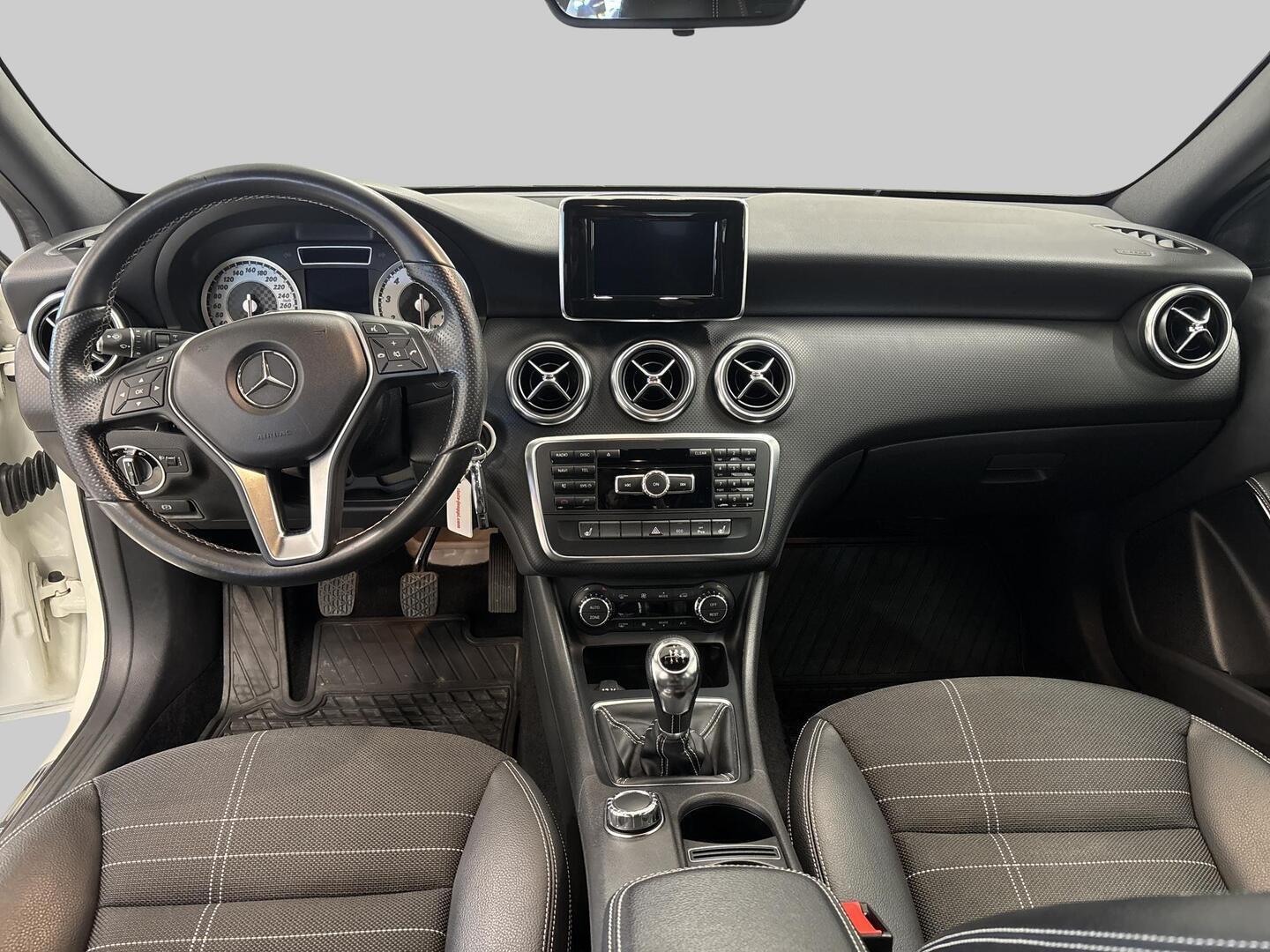 MERCEDES-BENZ A 2014