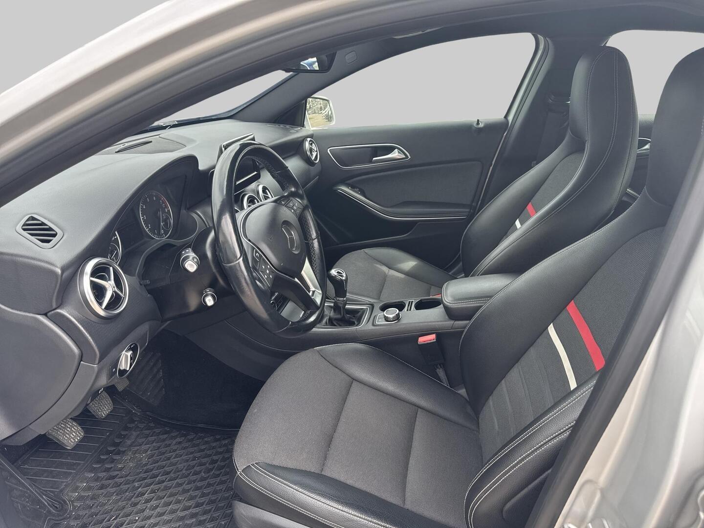 MERCEDES-BENZ A 2014