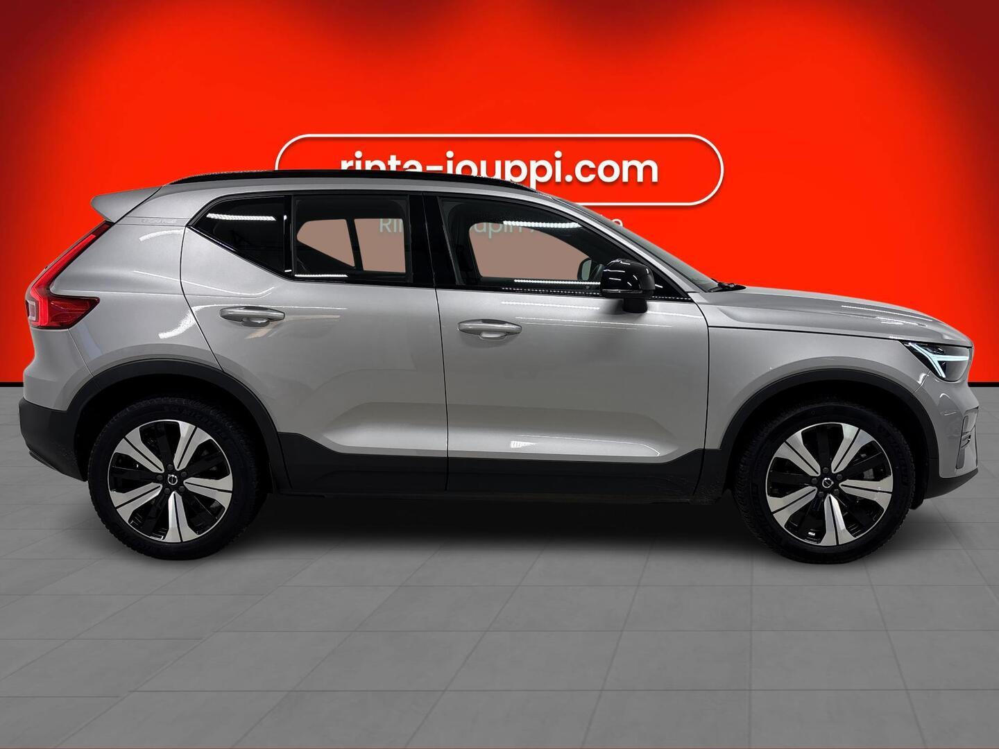 VOLVO XC40 2023