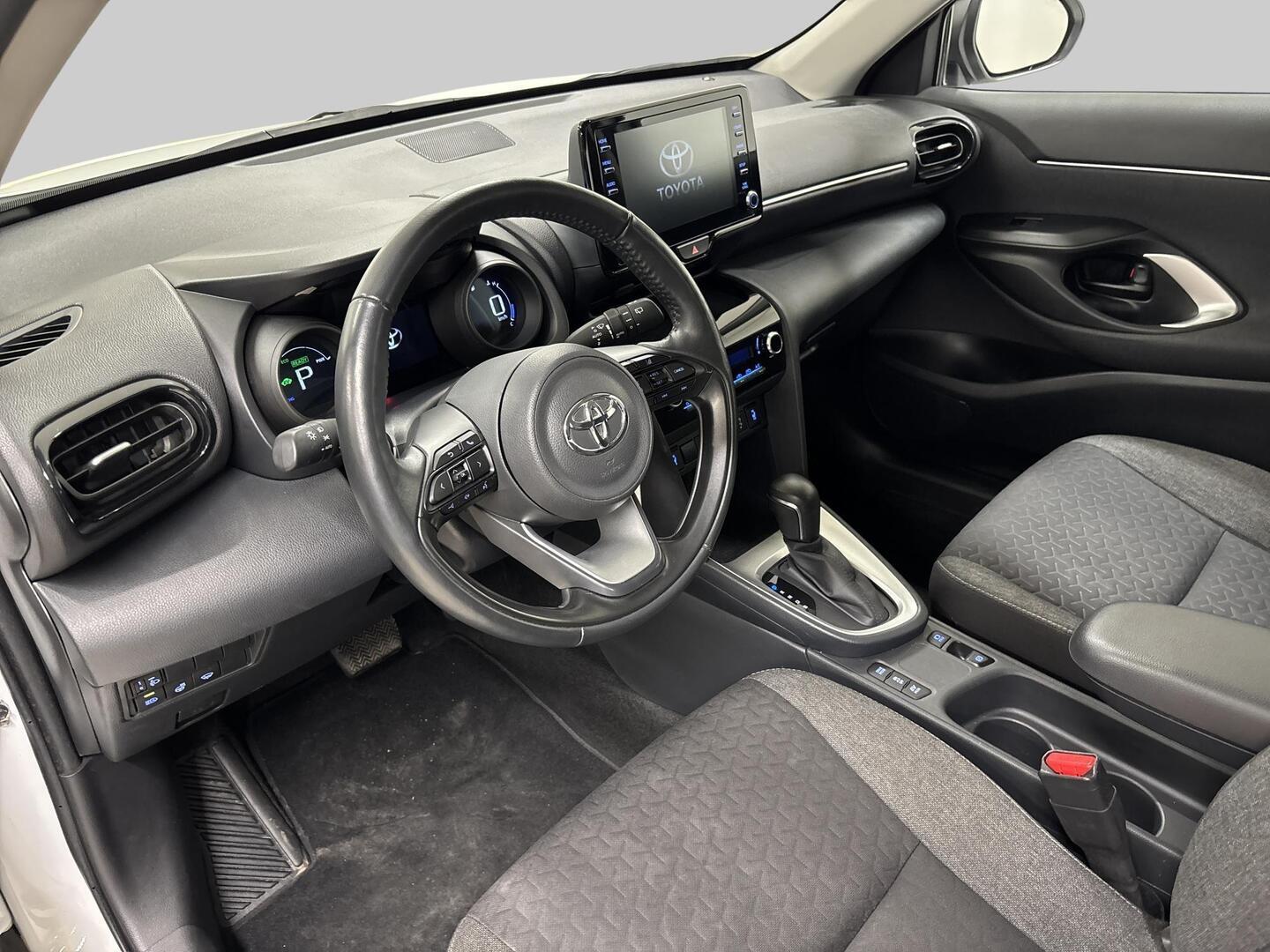 TOYOTA YARIS CROSS 2024