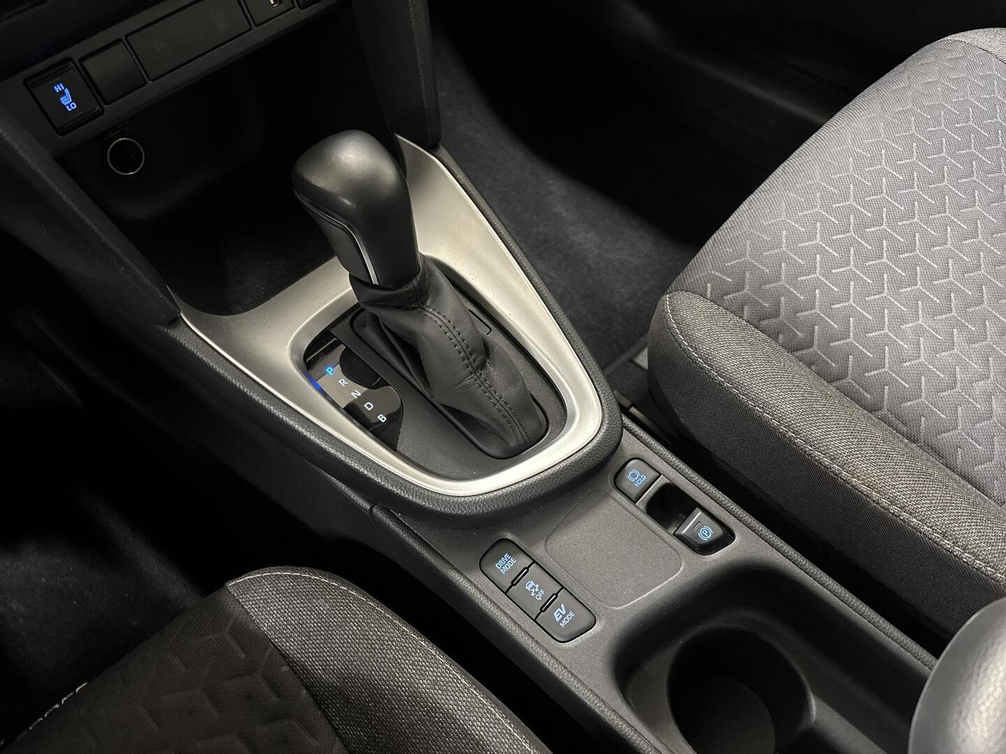 TOYOTA YARIS CROSS 2024