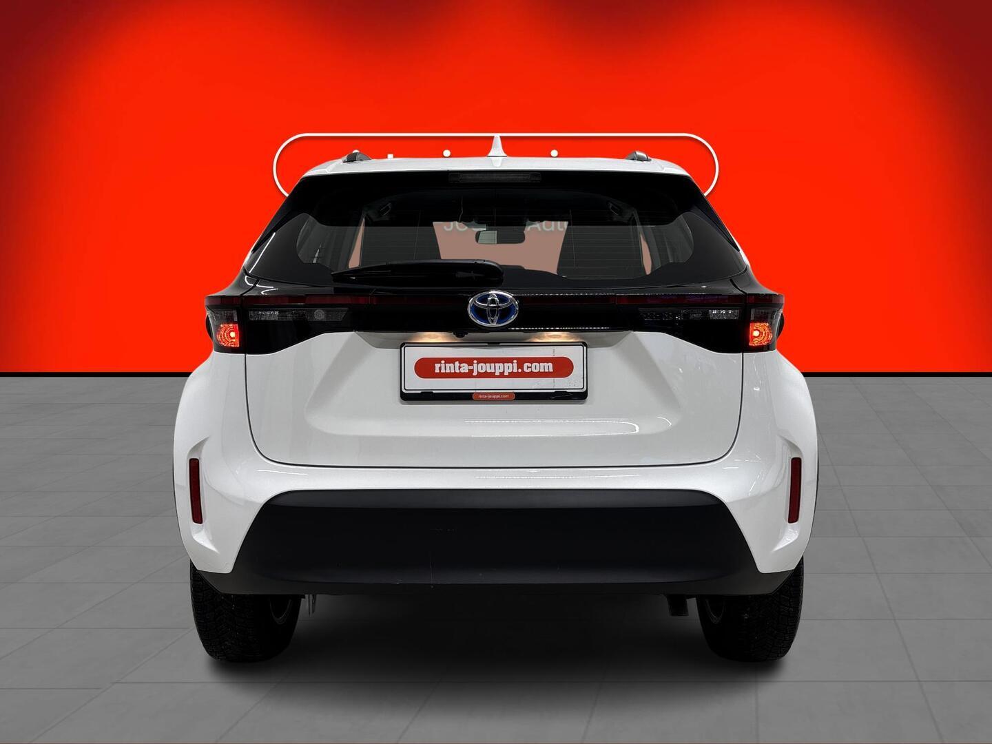 TOYOTA YARIS CROSS 2024