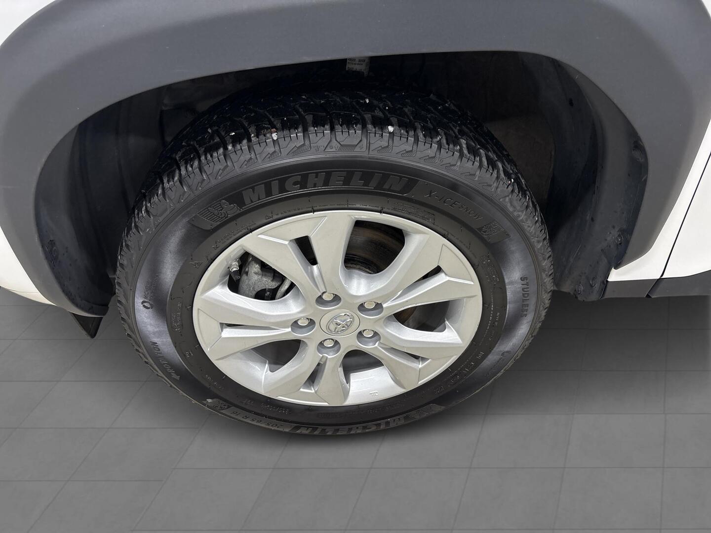 TOYOTA YARIS CROSS 2024