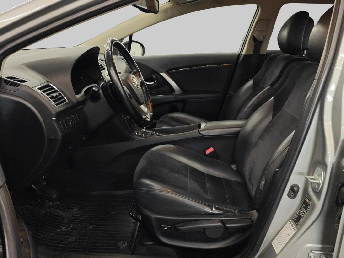 TOYOTA AVENSIS 2013