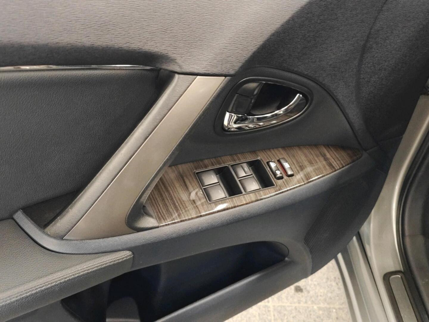 TOYOTA AVENSIS 2013