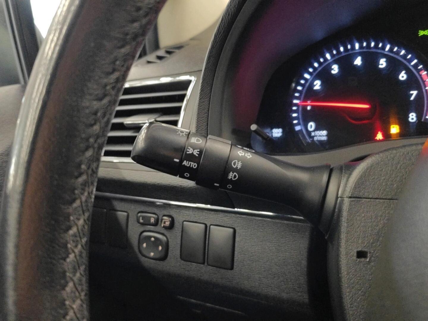 TOYOTA AVENSIS 2013