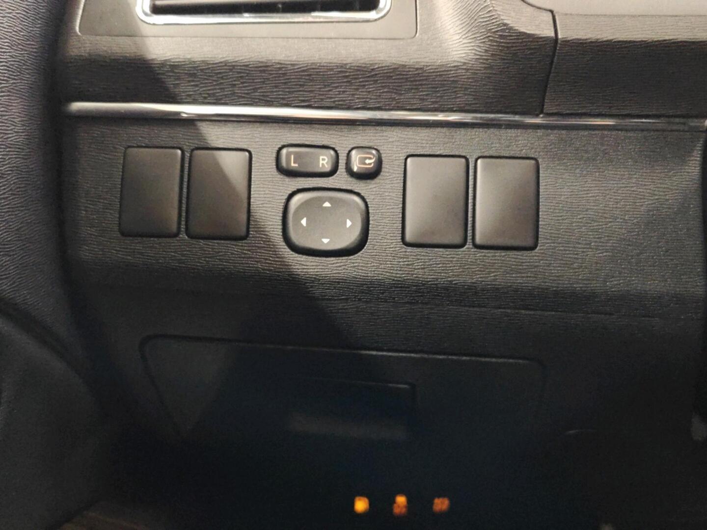TOYOTA AVENSIS 2013