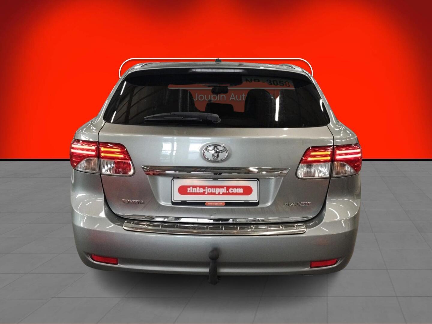 TOYOTA AVENSIS 2013