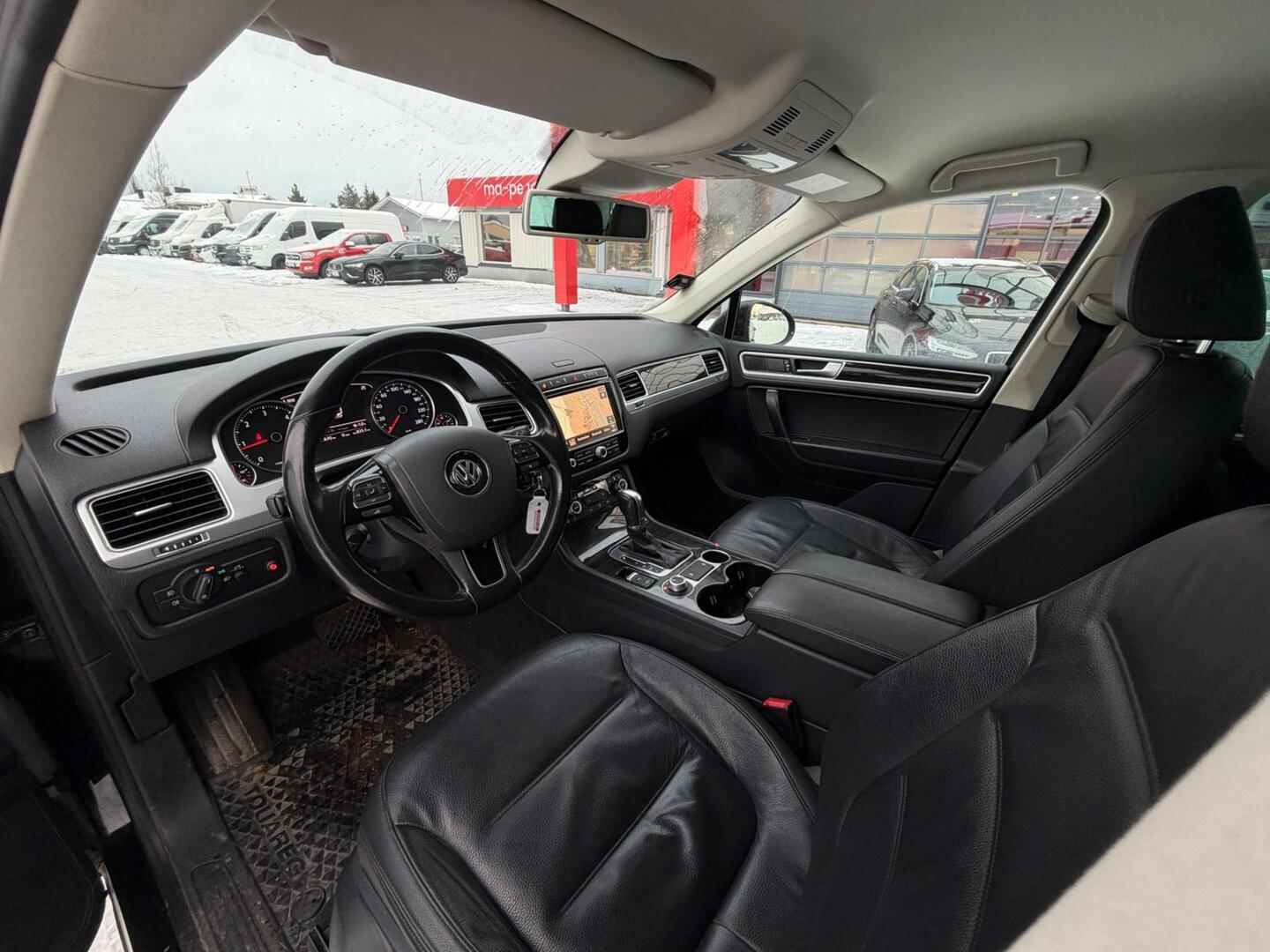 VOLKSWAGEN Touareg 2015