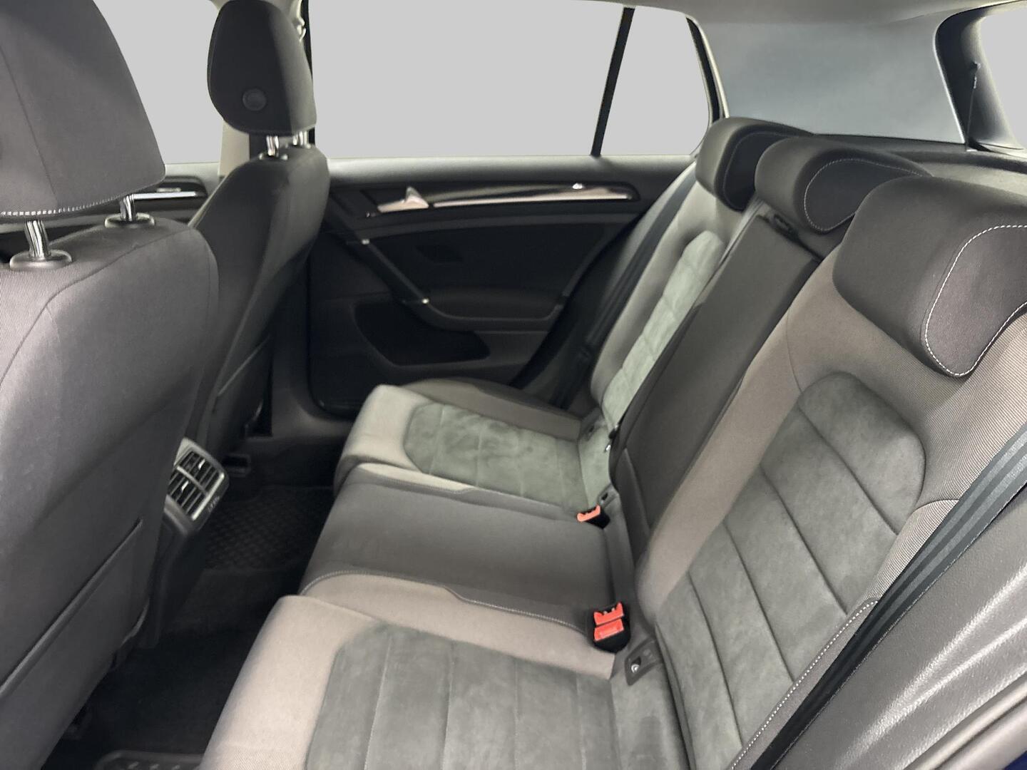 VOLKSWAGEN Golf 2019