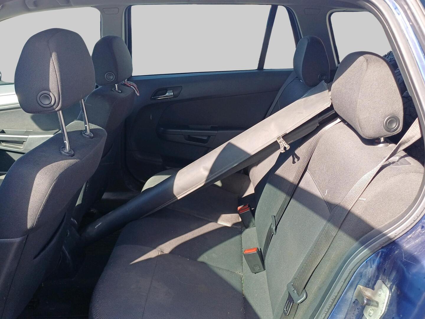 OPEL Astra 2010