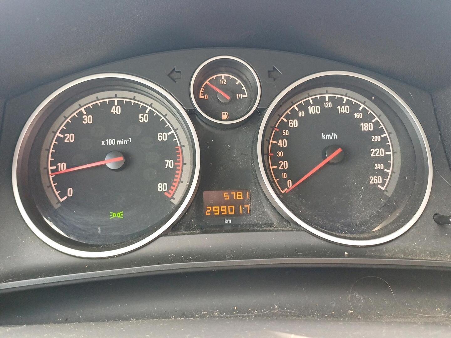 OPEL Astra 2010