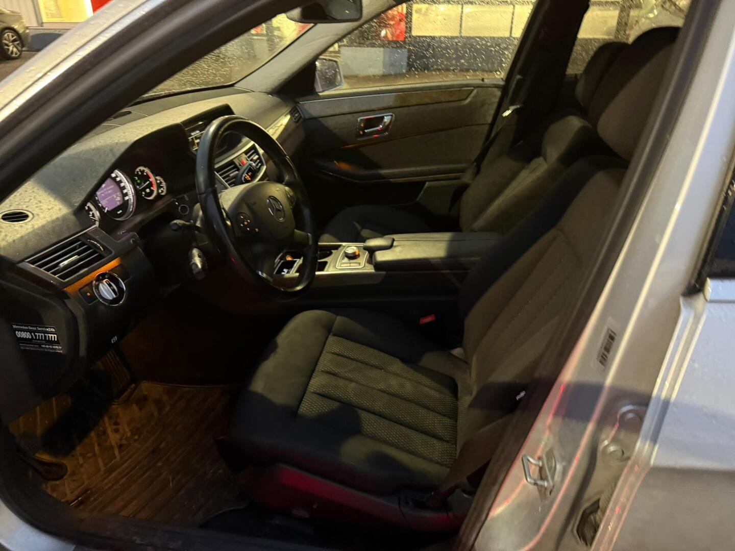 MERCEDES-BENZ E 2010