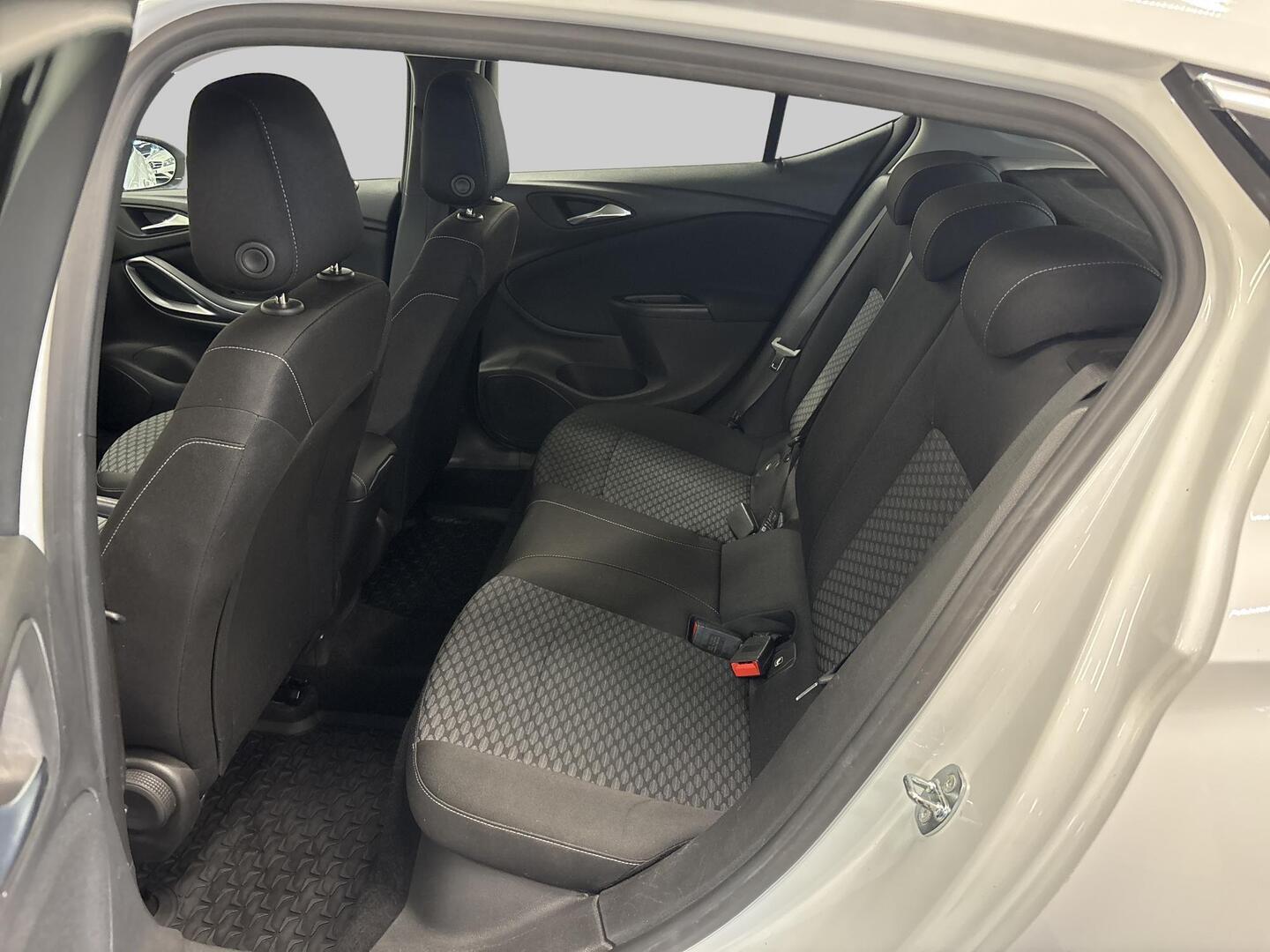 OPEL Astra 2016