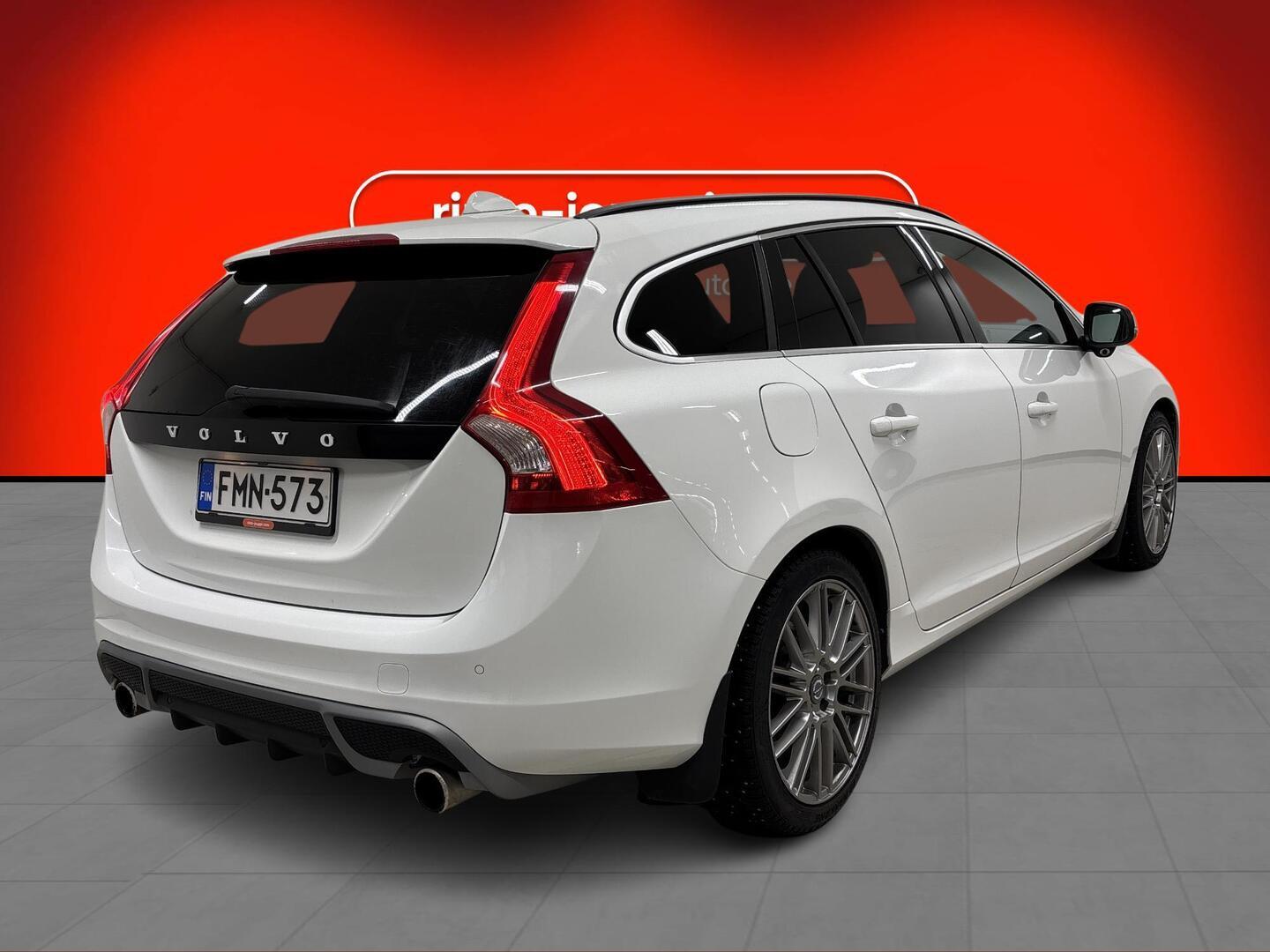 VOLVO V60 2011