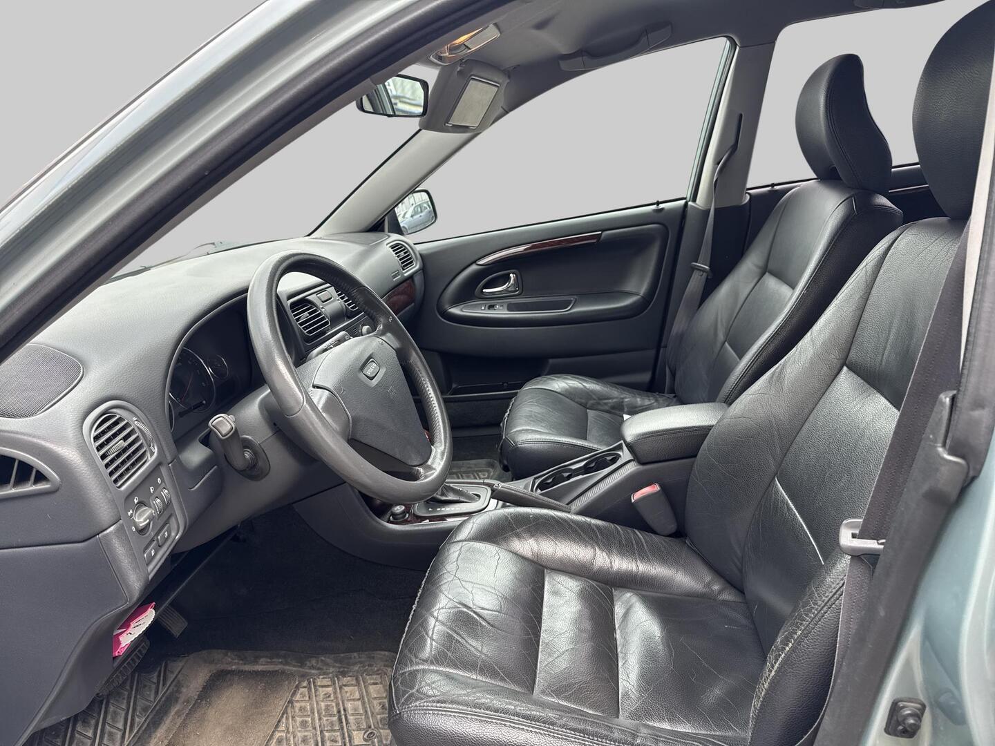 VOLVO V40 2004