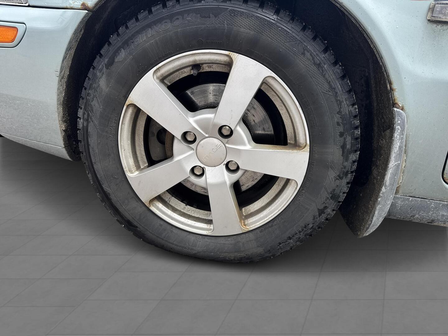 VOLVO V40 2004