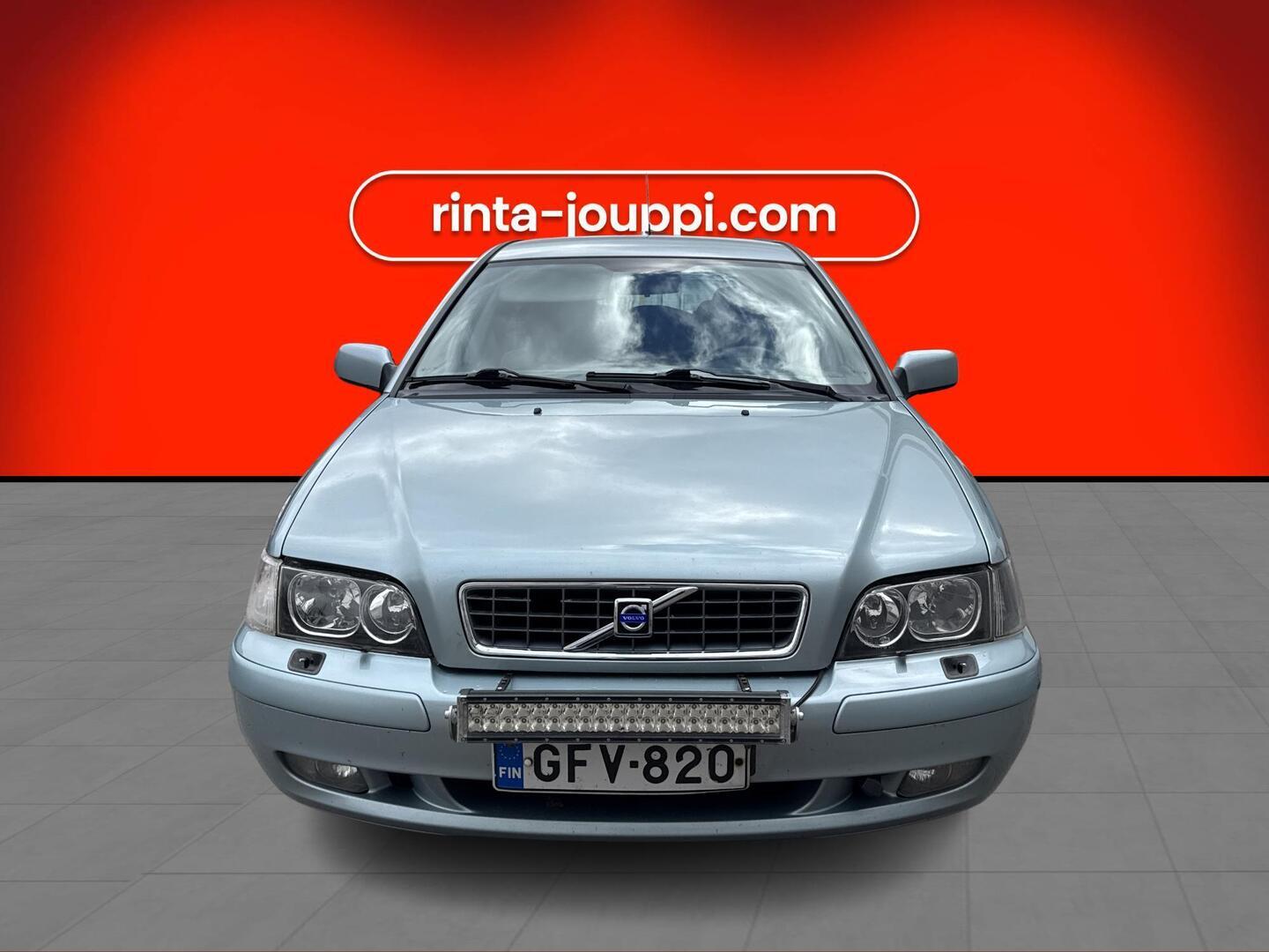 VOLVO V40 2004