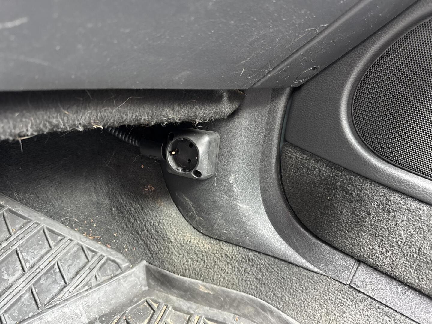 VOLVO V40 2004
