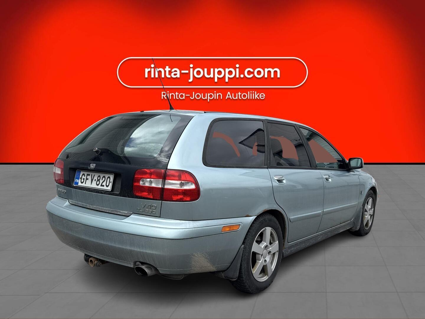 VOLVO V40 2004