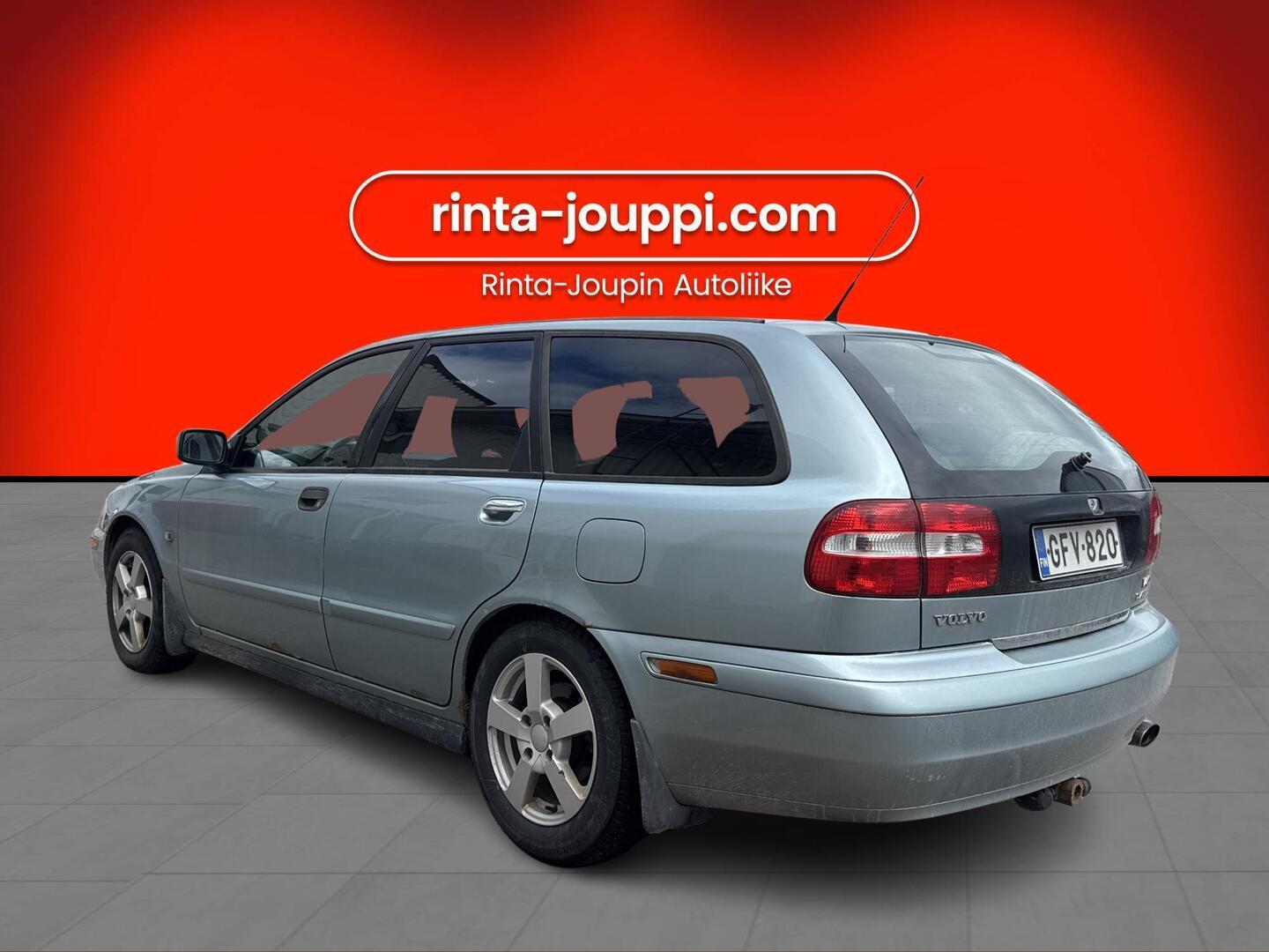 VOLVO V40 2004