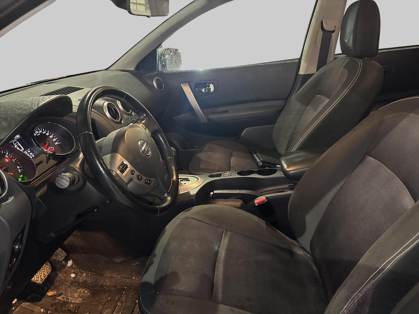 NISSAN Qashqai 2012