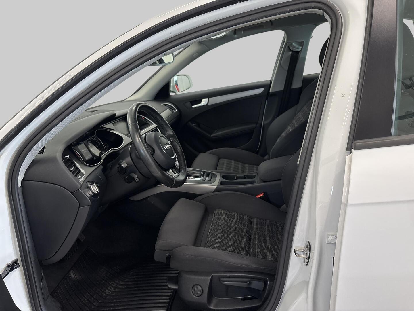 AUDI A4 2014