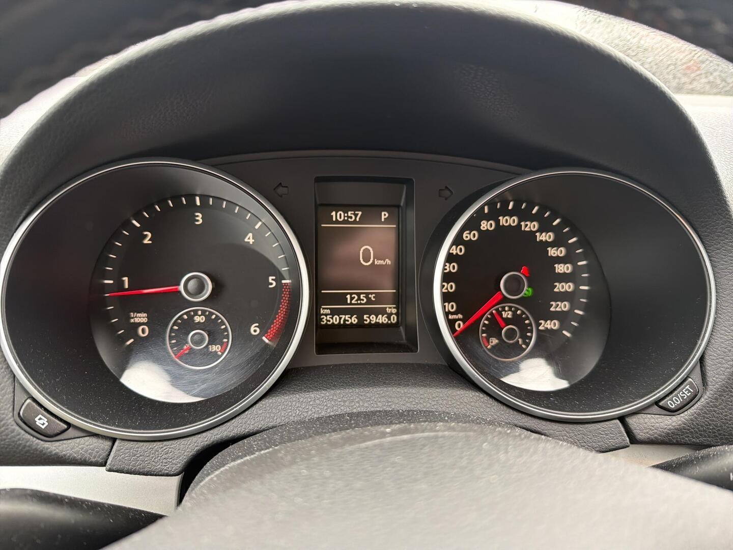 VOLKSWAGEN Golf 2010
