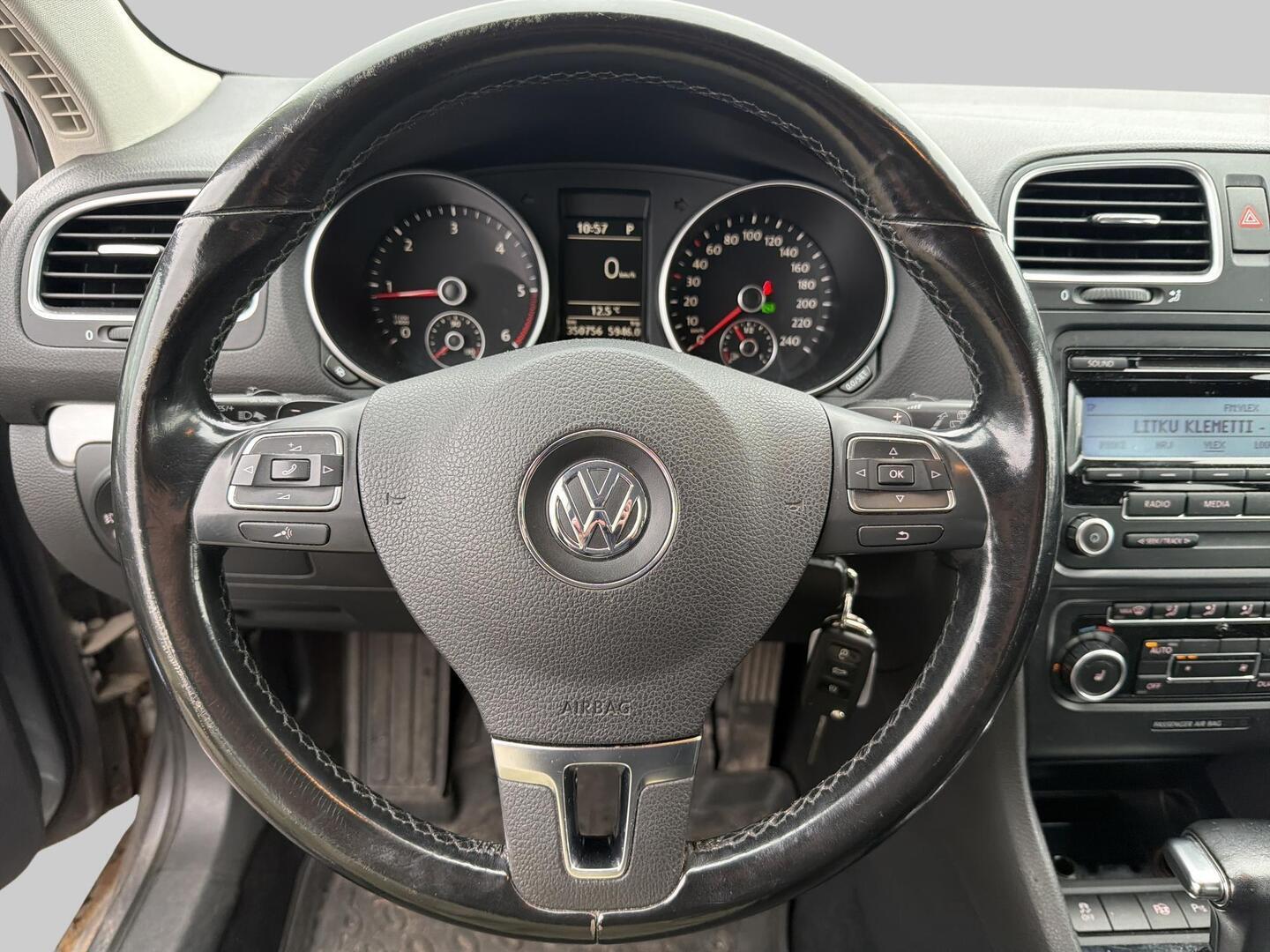 VOLKSWAGEN Golf 2010