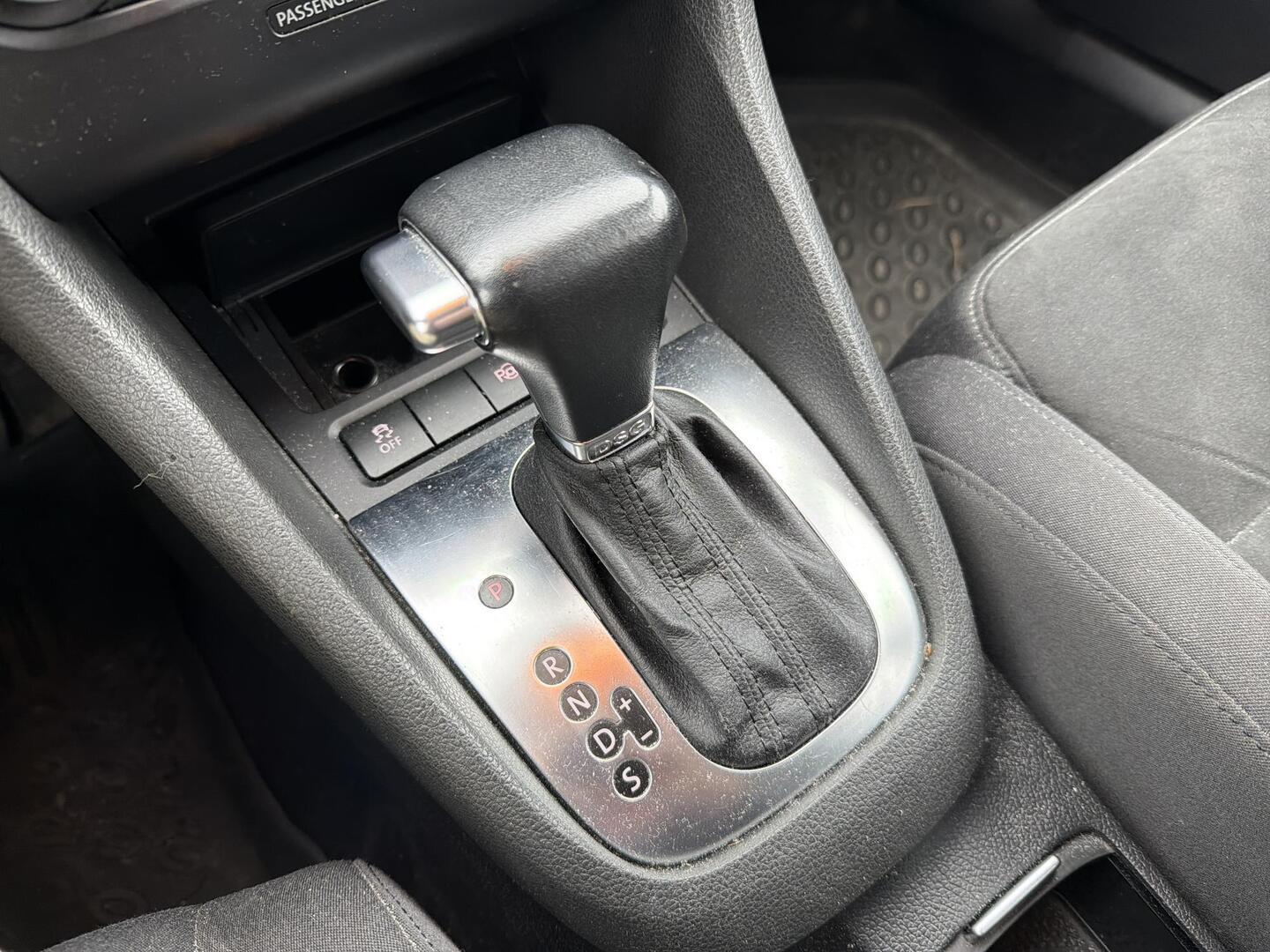 VOLKSWAGEN Golf 2010