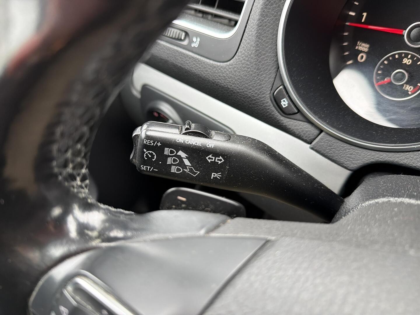 VOLKSWAGEN Golf 2010