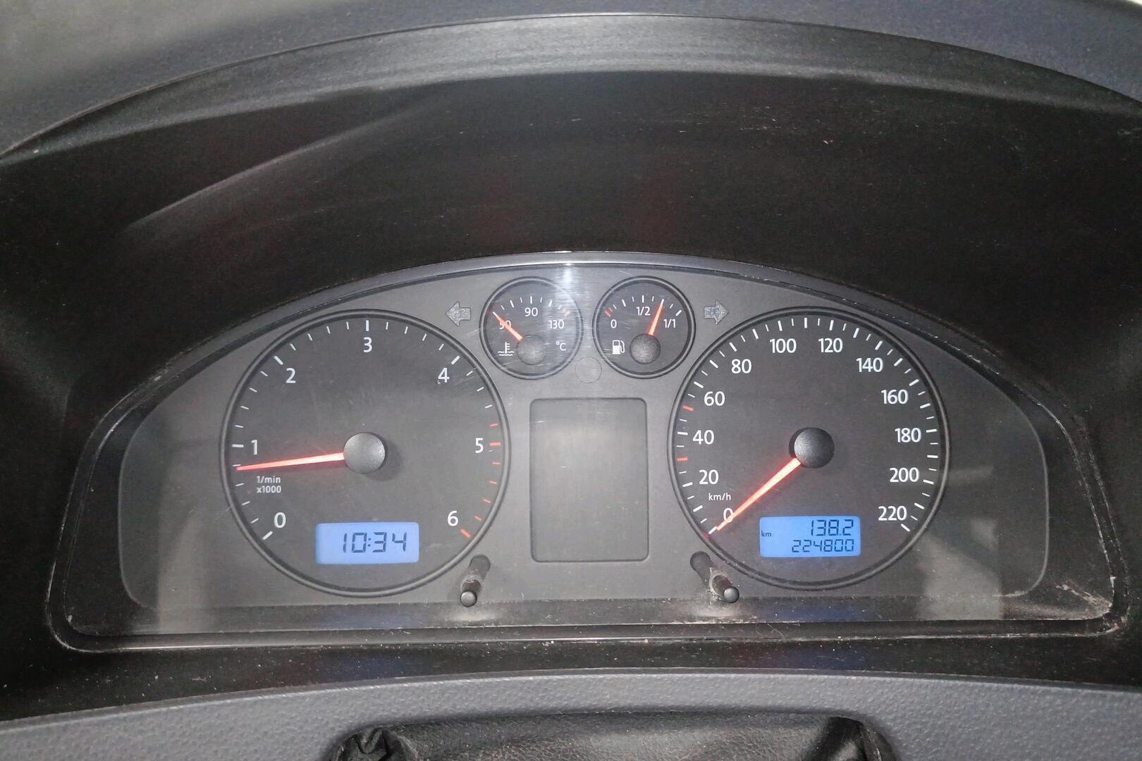 VOLKSWAGEN Transporter 2005