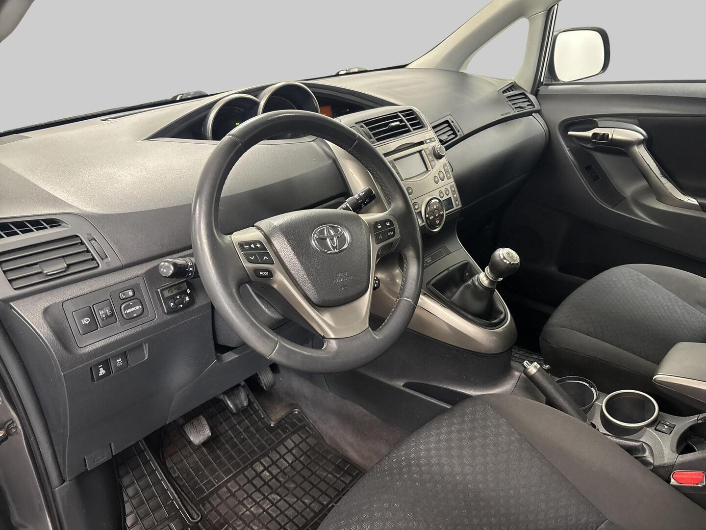 TOYOTA Verso 2009