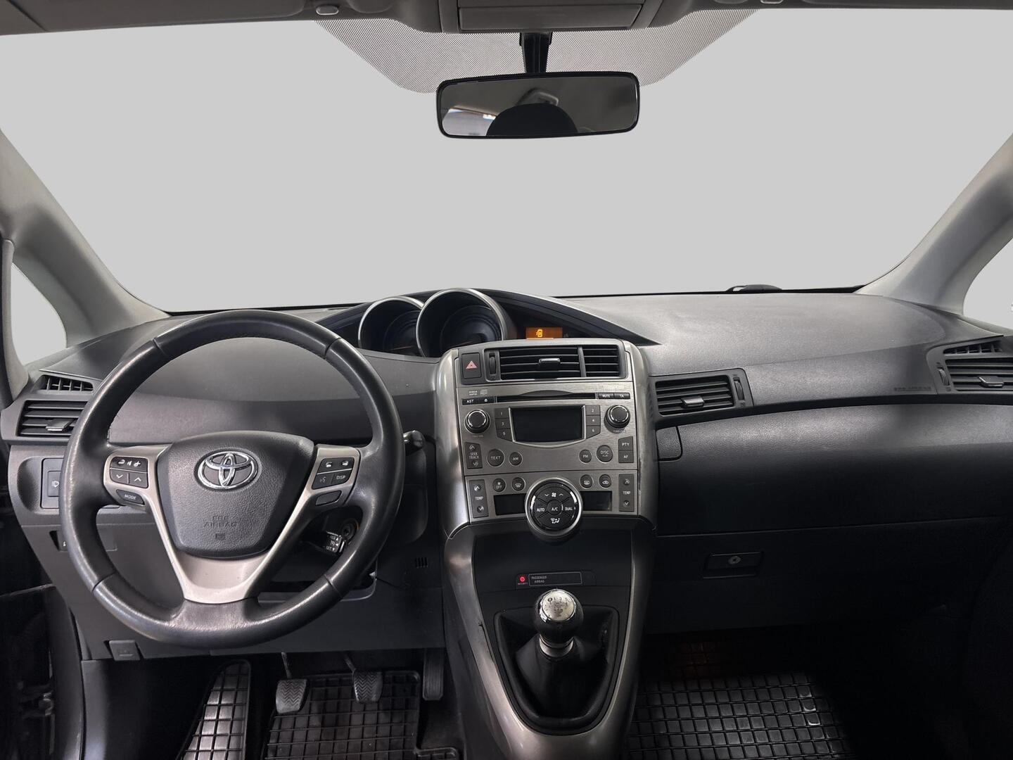 TOYOTA Verso 2009