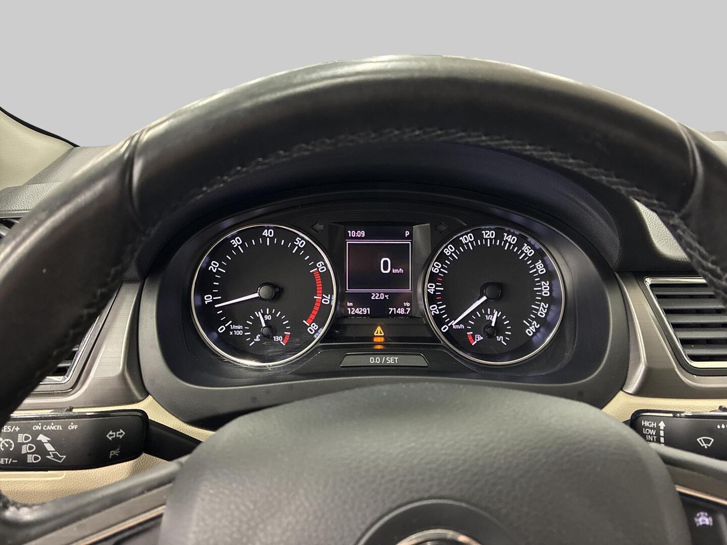 SKODA Rapid 2016