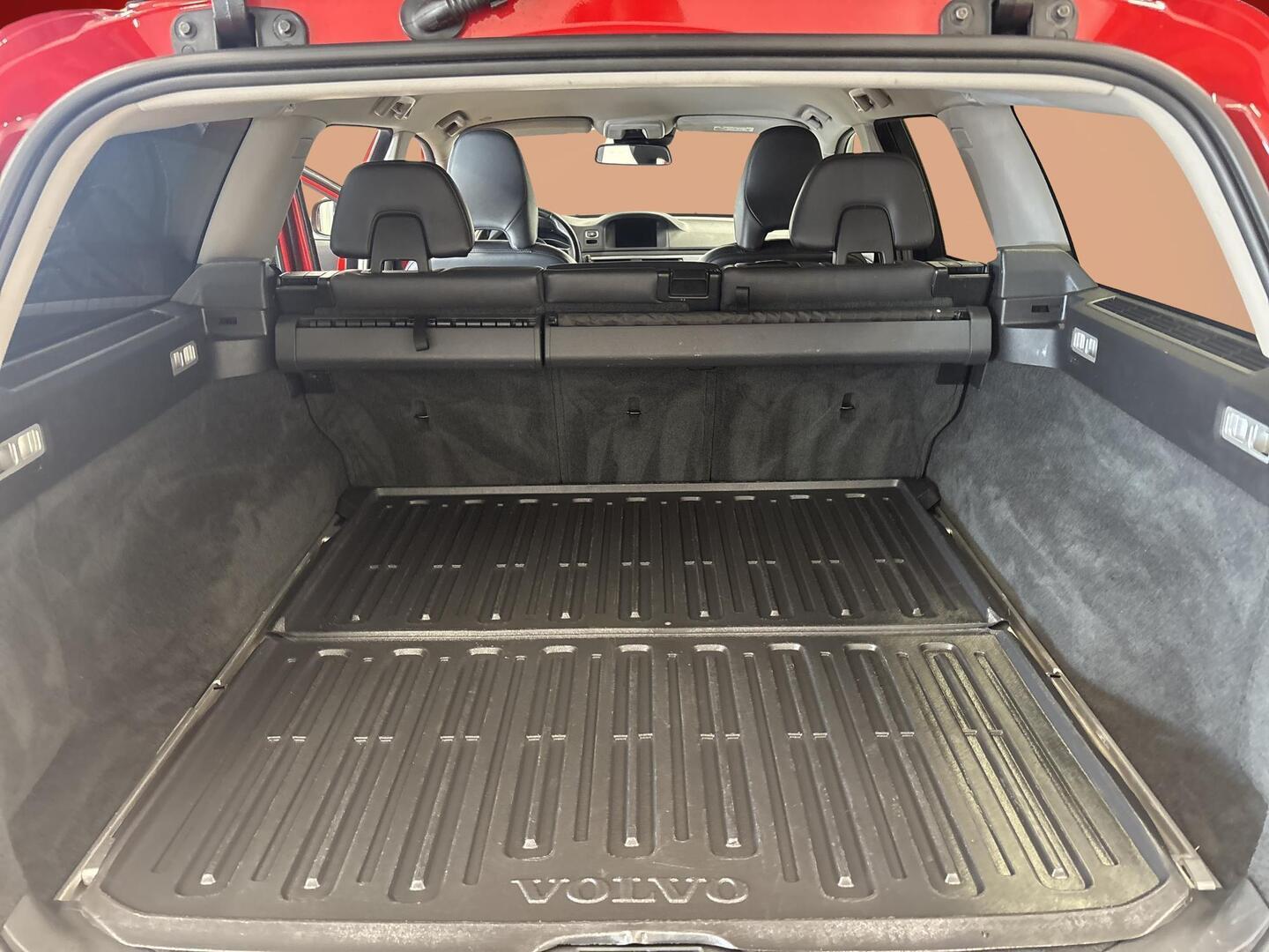 VOLVO V70 2015