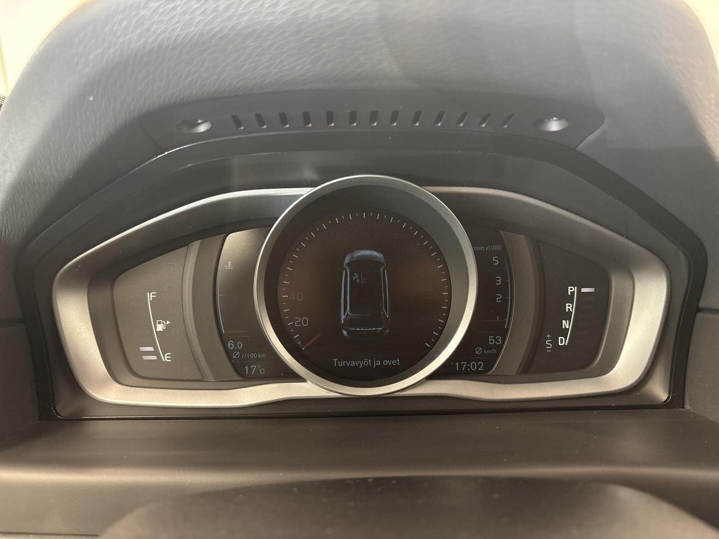 VOLVO V70 2015