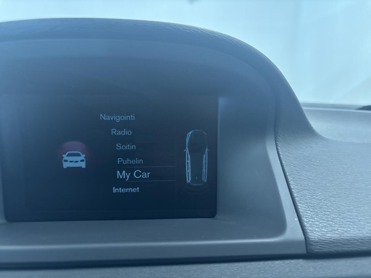 VOLVO V70 2015
