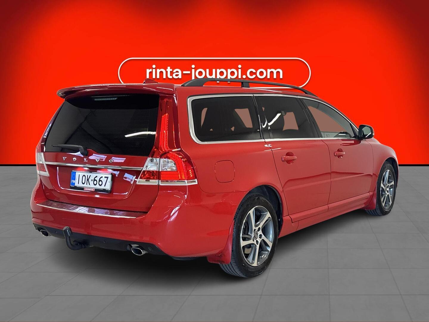 VOLVO V70 2015