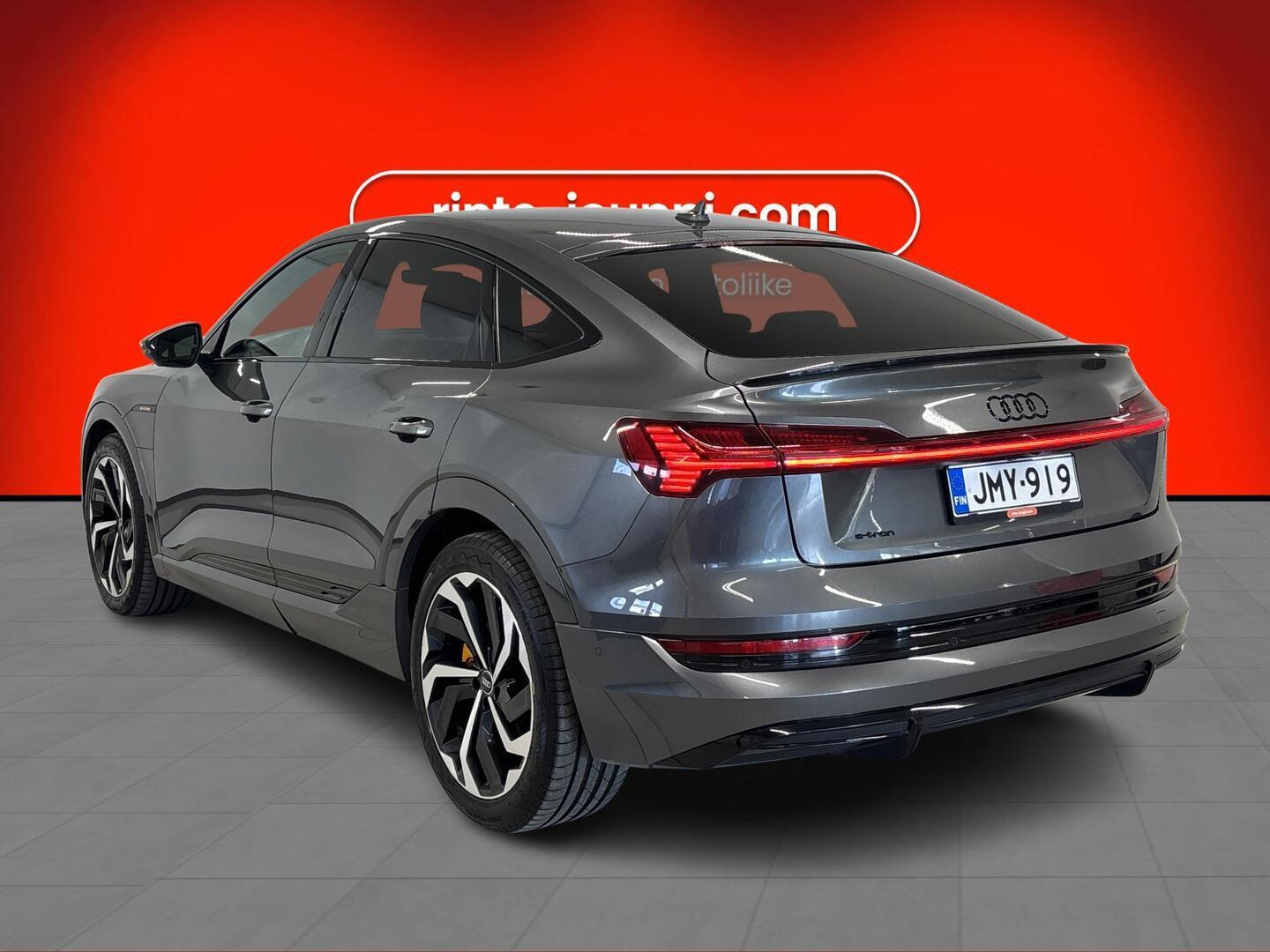 AUDI e-tron 2021