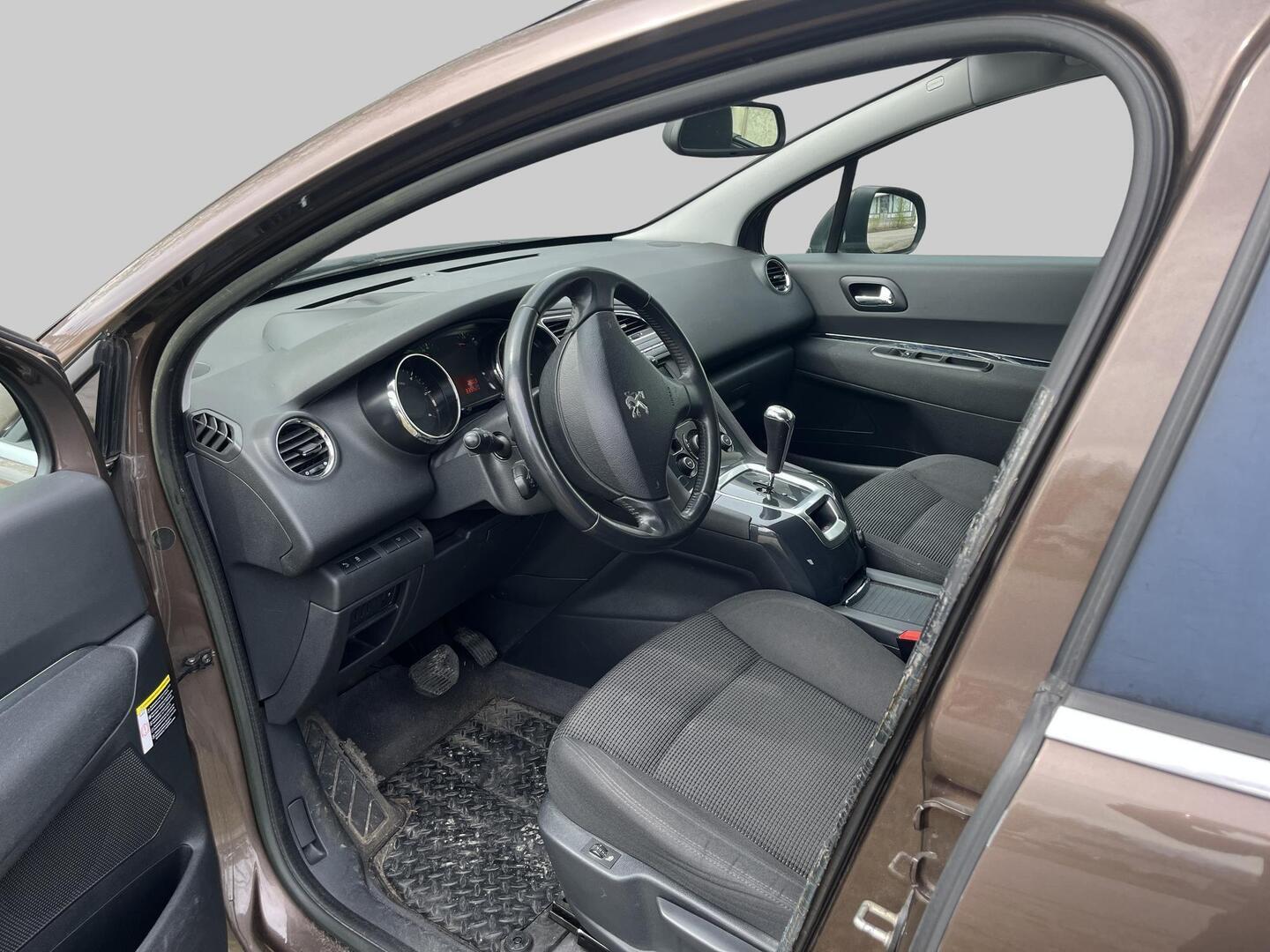 PEUGEOT 5008 2014