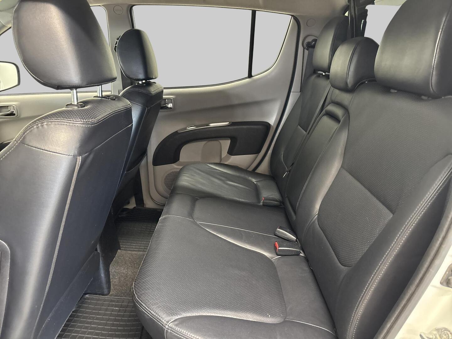 MITSUBISHI L200 2011